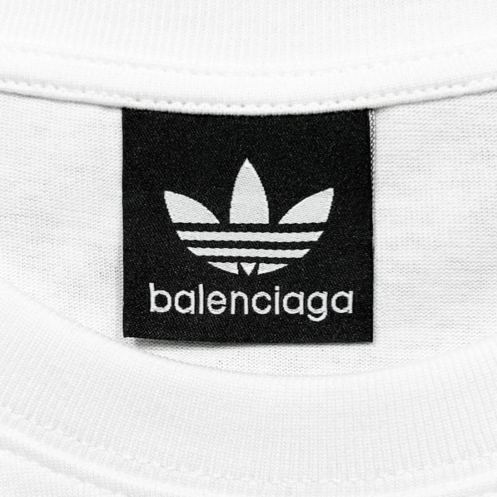 Ba*len*cia*ga / ad*s t-shirt oversized in white