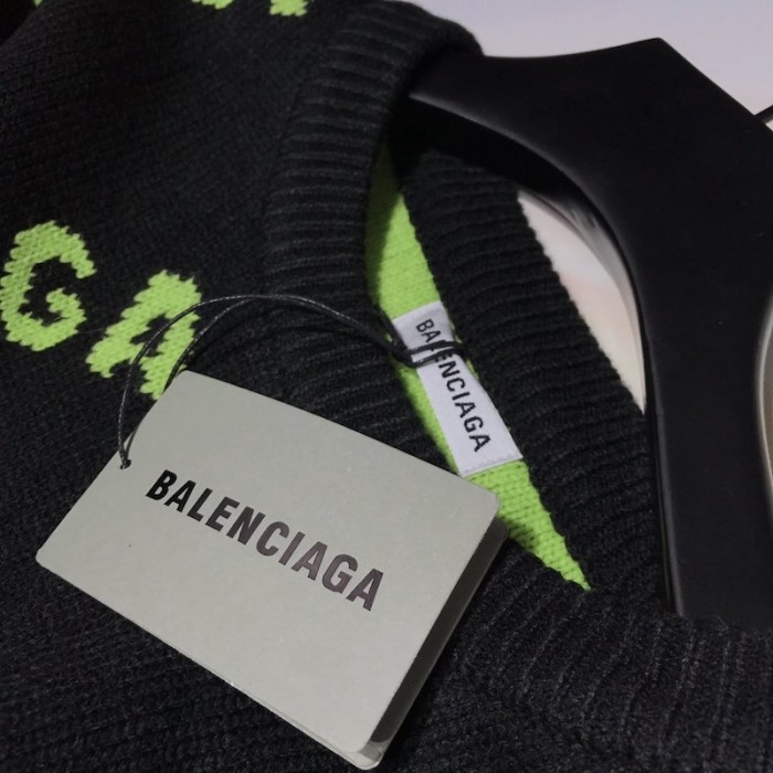 Ba*len*cia*ga allover logo crewneck sweater black / green