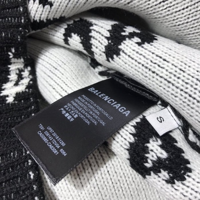 Ba*len*cia*ga allover logo crewneck sweater black / white