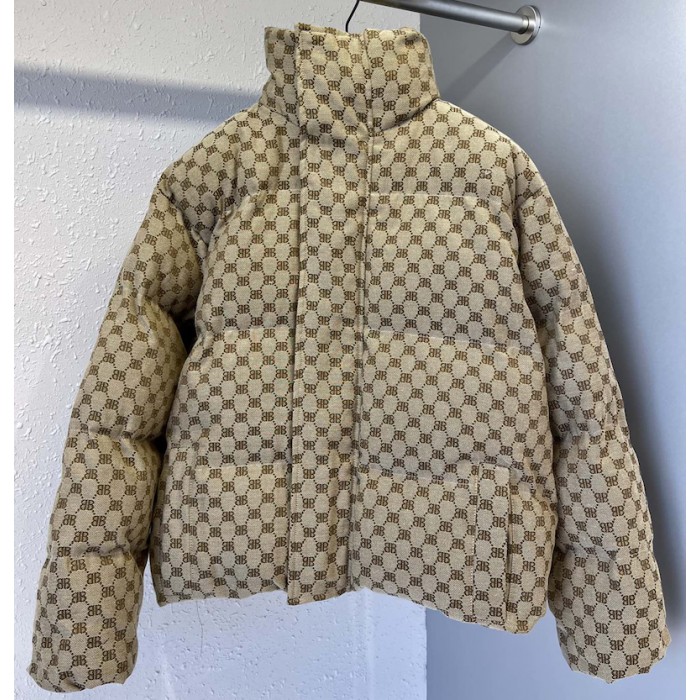 g*u*i x Ba*len*cia*ga the hacker project hacker bb puffer jacket beige