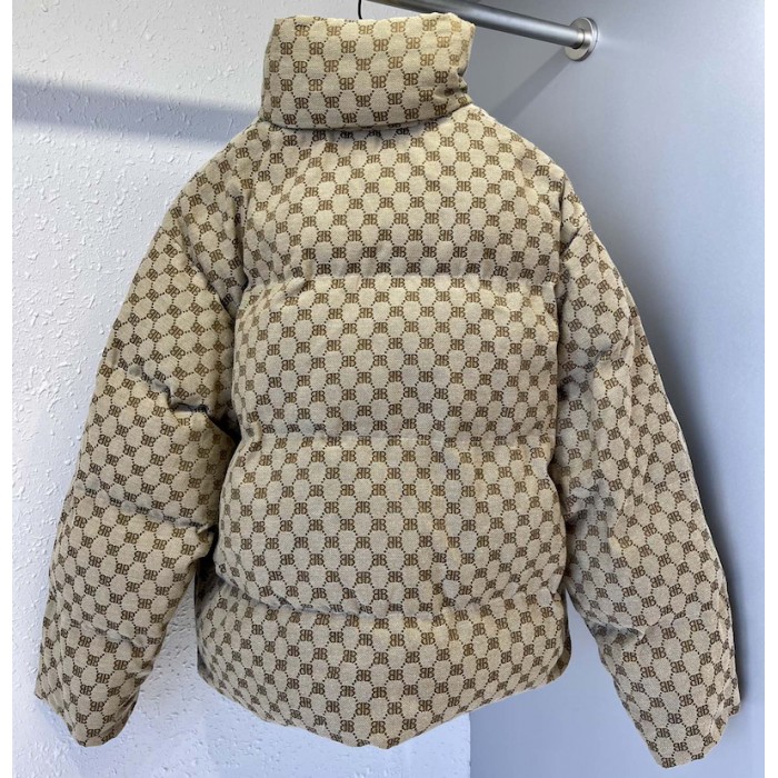 g*u*i x Ba*len*cia*ga the hacker project hacker bb puffer jacket beige