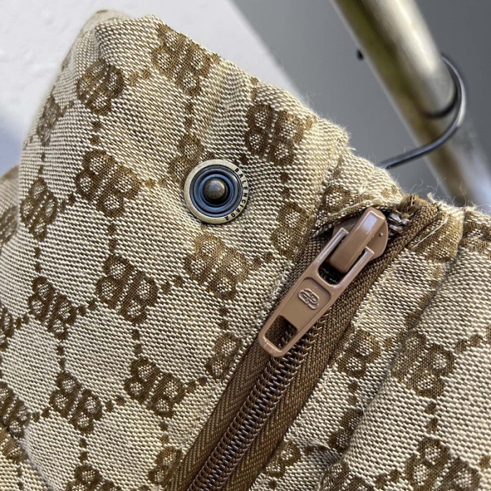 g*u*i x Ba*len*cia*ga the hacker project hacker bb puffer jacket beige
