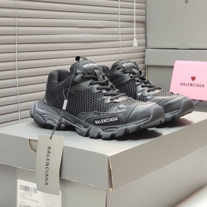 Ba*len*cia*ga track.3 trainers in black