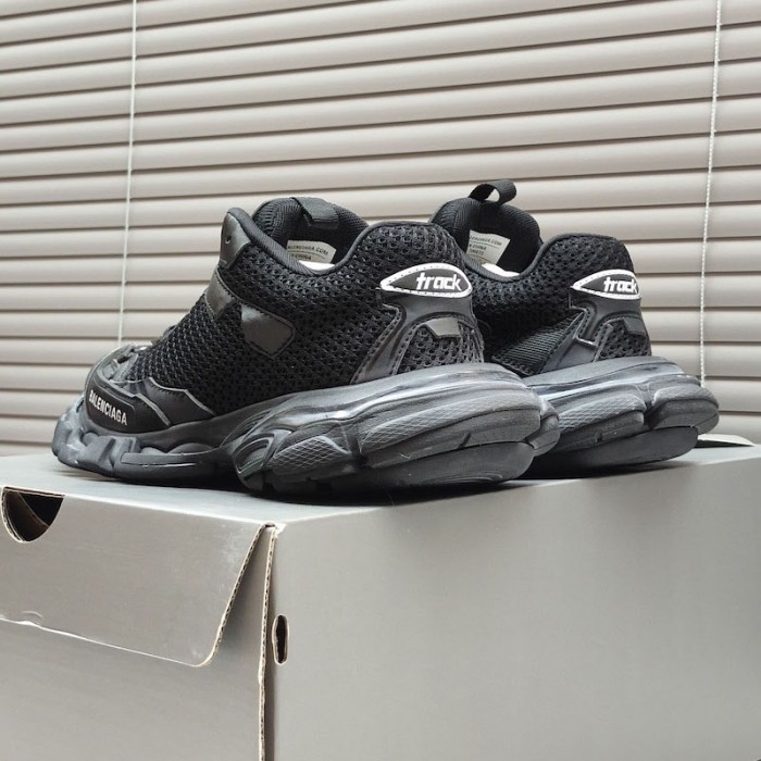 Ba*len*cia*ga track.3 trainers in black