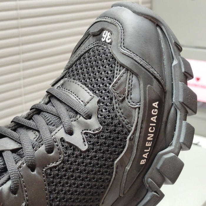 Ba*len*cia*ga track.3 trainers in black