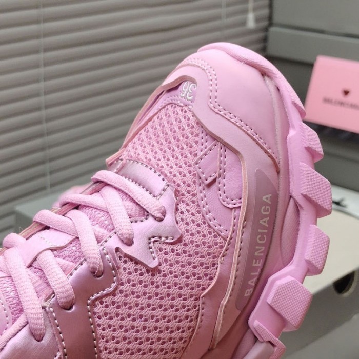 Ba*len*cia*ga track.3 trainers in pink