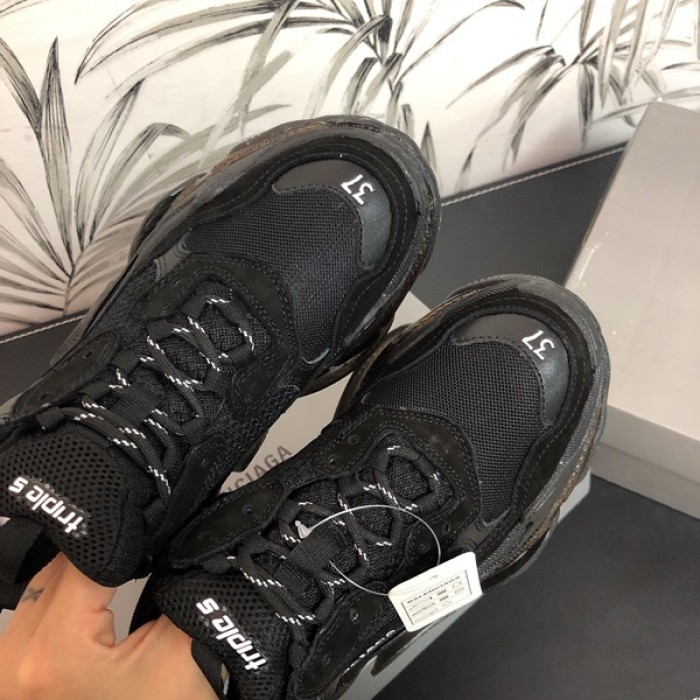 Ba*len*cia*ga triple s sneakers black