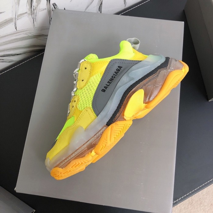 Ba*len*cia*ga triple s sneakers green grey