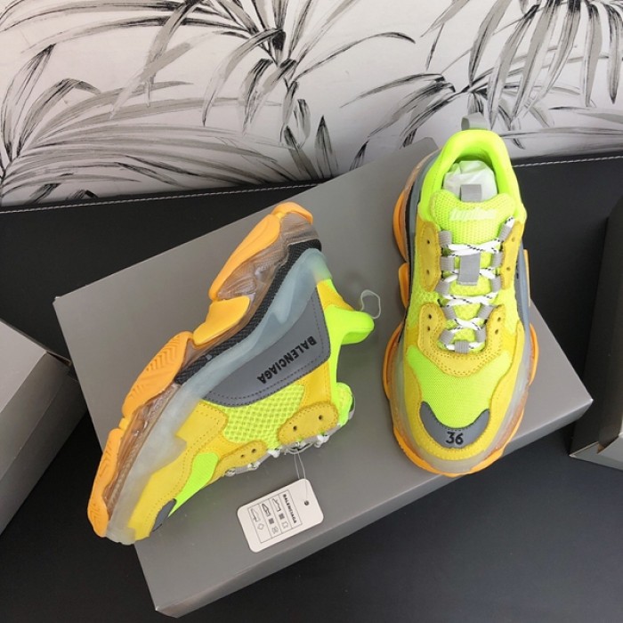 Ba*len*cia*ga triple s sneakers green grey