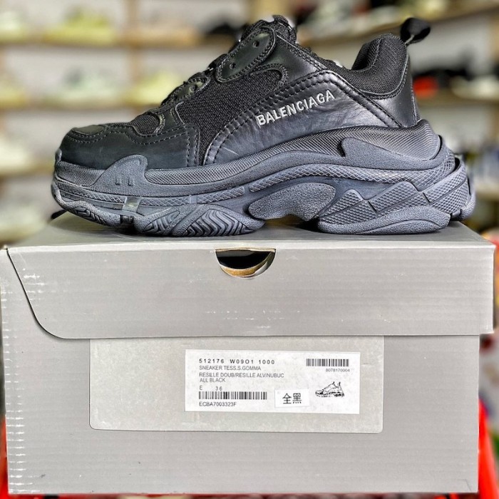 Ba*len*cia*ga triple s sneaker black color