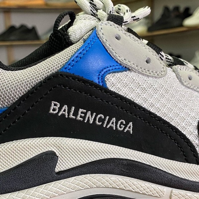 Ba*len*cia*ga triple s sneaker white / bright blue