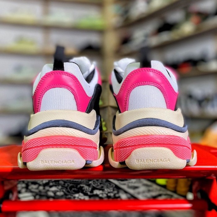 Ba*len*cia*ga triple s sneaker black / peach