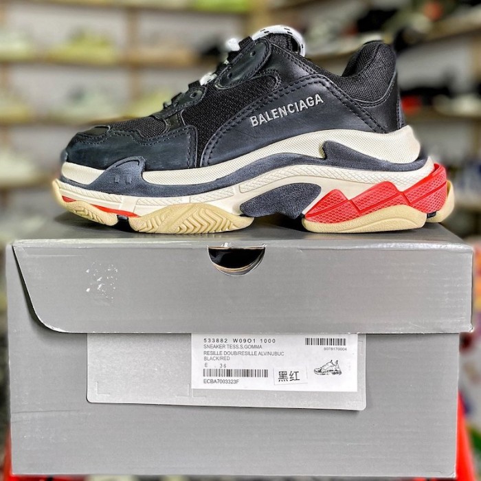 Ba*len*cia*ga triple s sneaker black / red