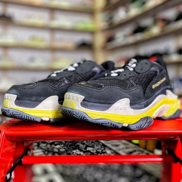 Ba*len*cia*ga triple s sneaker black / yellow