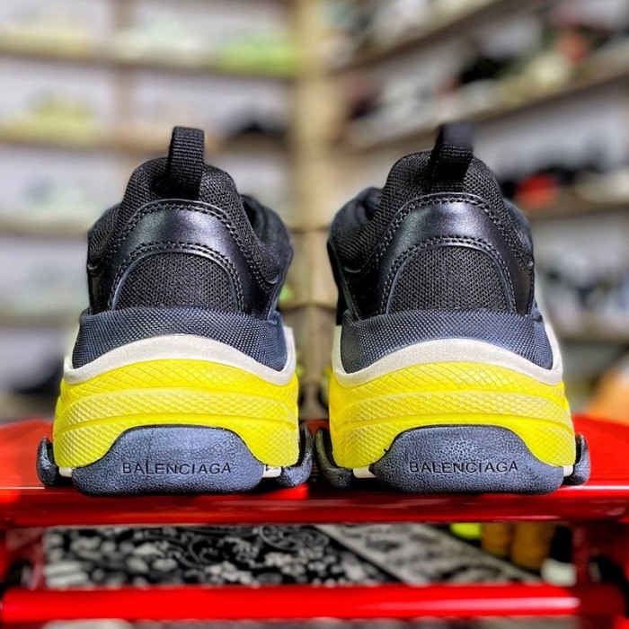 Ba*len*cia*ga triple s sneaker black / yellow