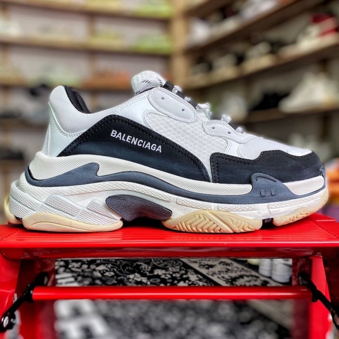Ba*len*cia*ga triple s sneaker white / black / grey