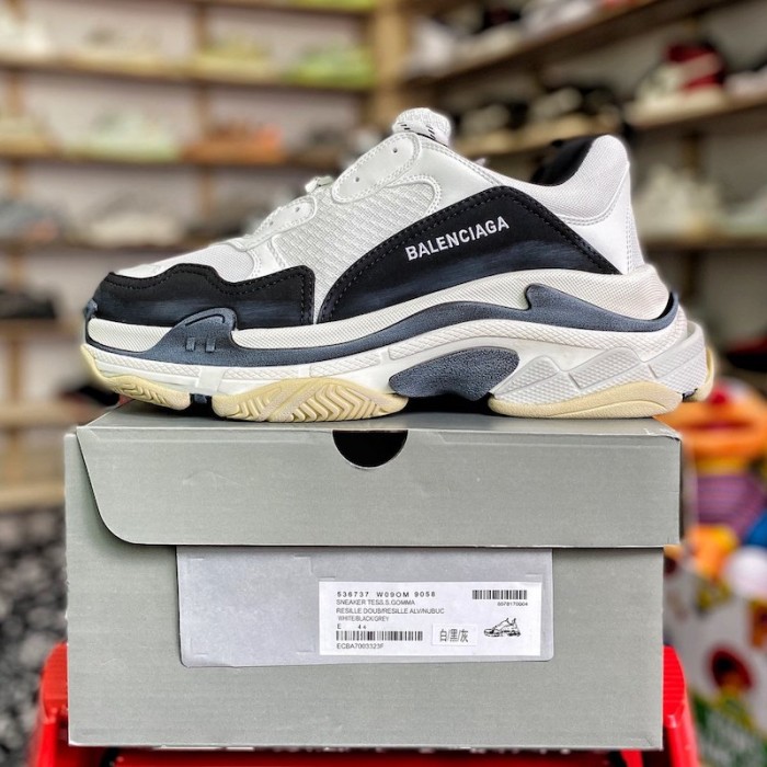 Ba*len*cia*ga triple s sneaker white / black / grey