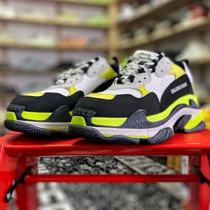 Ba*len*cia*ga triple s sneaker white / yellow