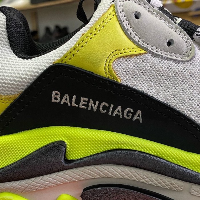 Ba*len*cia*ga triple s sneaker white / yellow