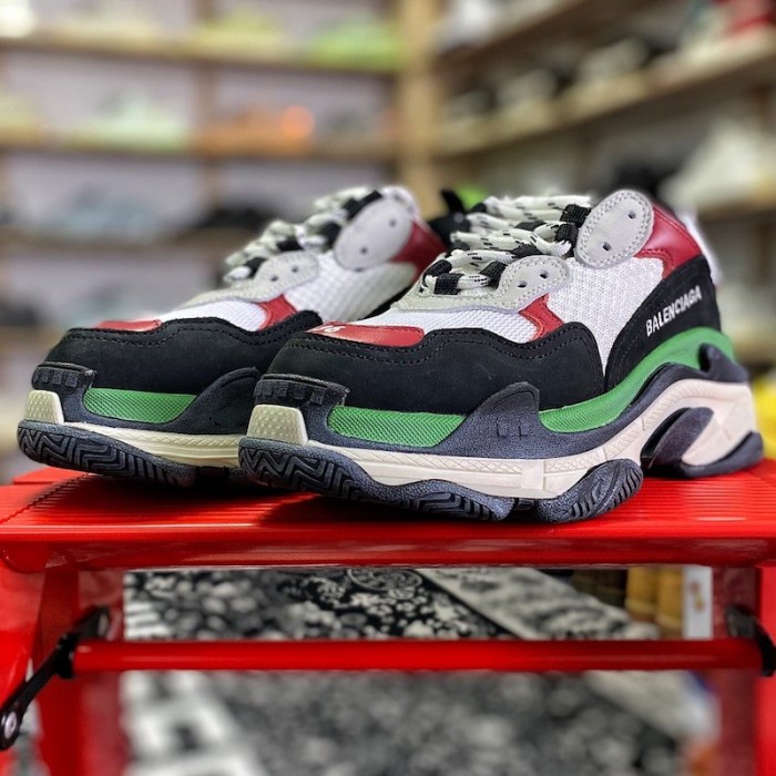 Ba*len*cia*ga triple s sneaker white / wine