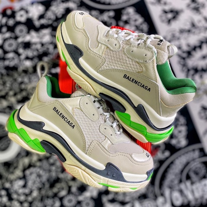 Ba*len*cia*ga triple s sneaker green / grey color