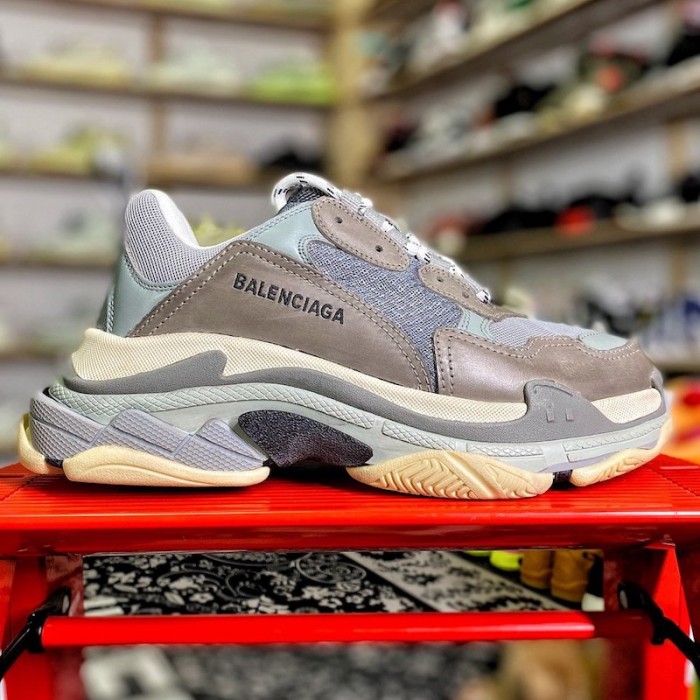 Ba*len*cia*ga triple s sneaker dark grey