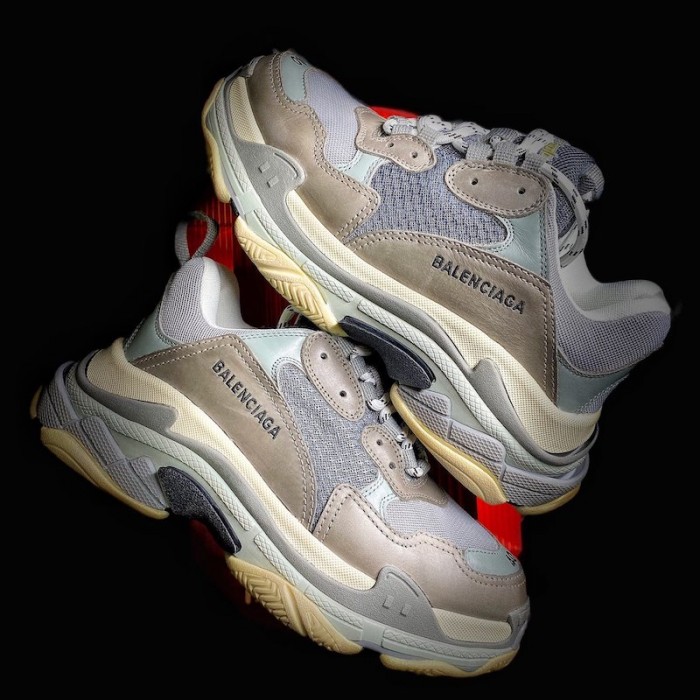 Ba*len*cia*ga triple s sneaker dark grey