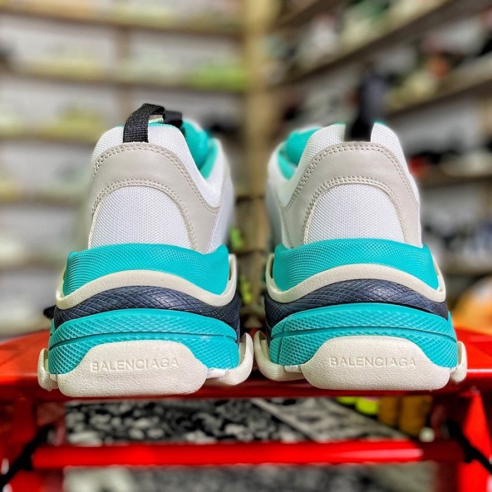 Ba*len*cia*ga triple s sneaker light blue