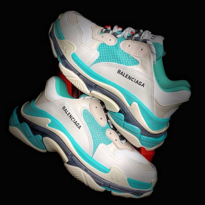 Ba*len*cia*ga triple s sneaker light blue