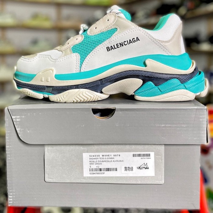 Ba*len*cia*ga triple s sneaker light blue