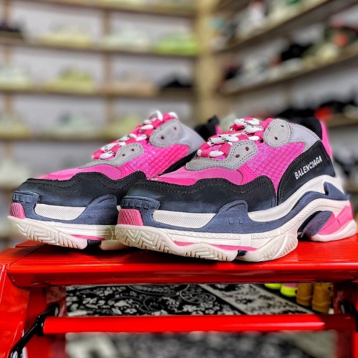 Ba*len*cia*ga triple s sneaker peach / grey