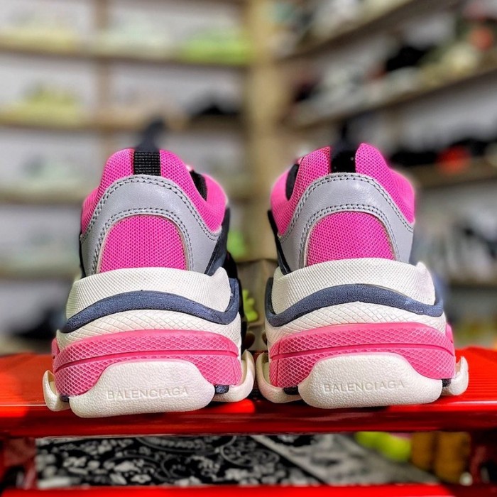 Ba*len*cia*ga triple s sneaker peach / grey