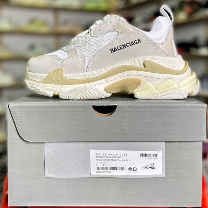 Ba*len*cia*ga triple s sneaker white color