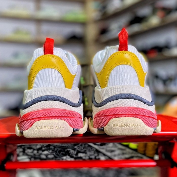 Ba*len*cia*ga triple s sneaker white / red / pink