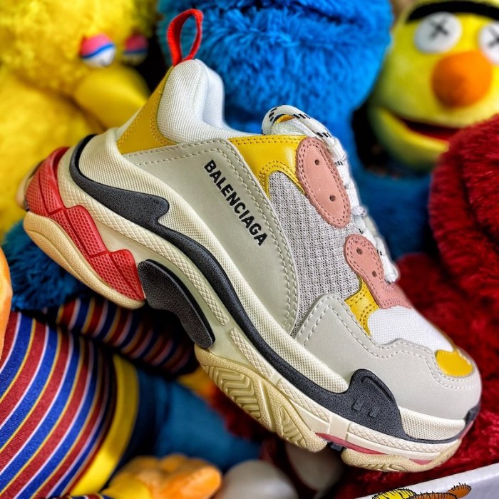 Ba*len*cia*ga triple s sneaker white / red / pink