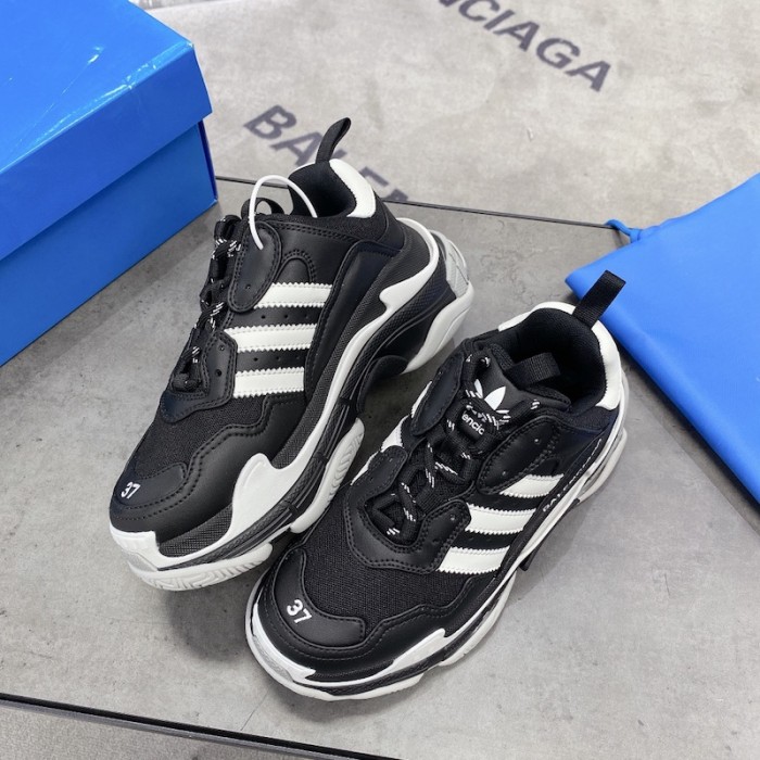 Ba*len*cia*ga / ad*s triple s sneaker in black