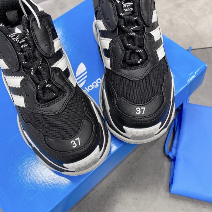 Ba*len*cia*ga / ad*s triple s sneaker in black