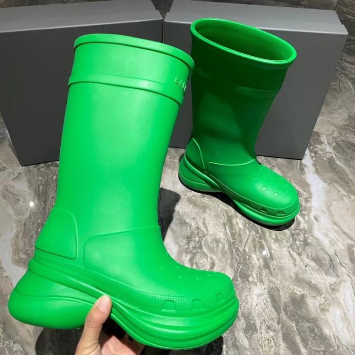 Ba*len*cia*ga crocs™ boot in green