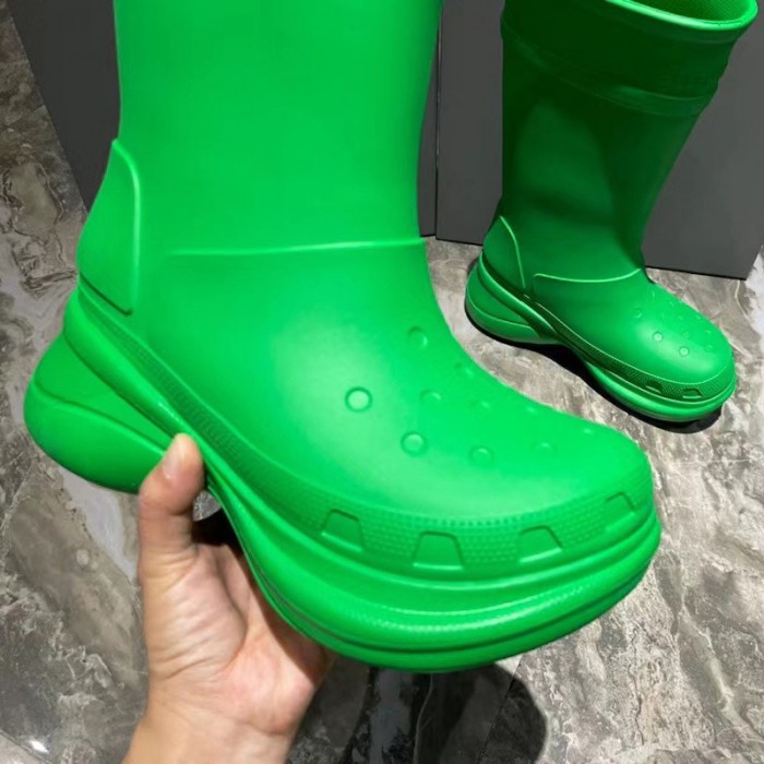 Ba*len*cia*ga crocs™ boot in green