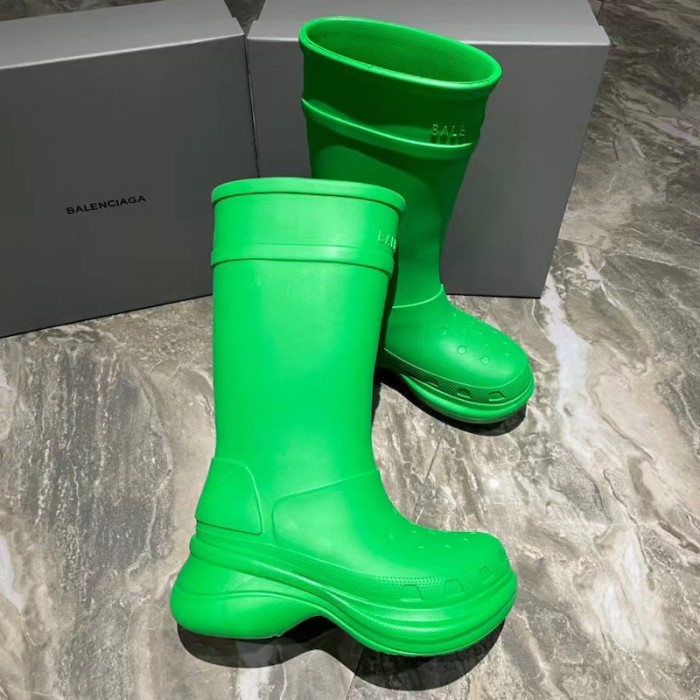 Ba*len*cia*ga crocs™ boot in green