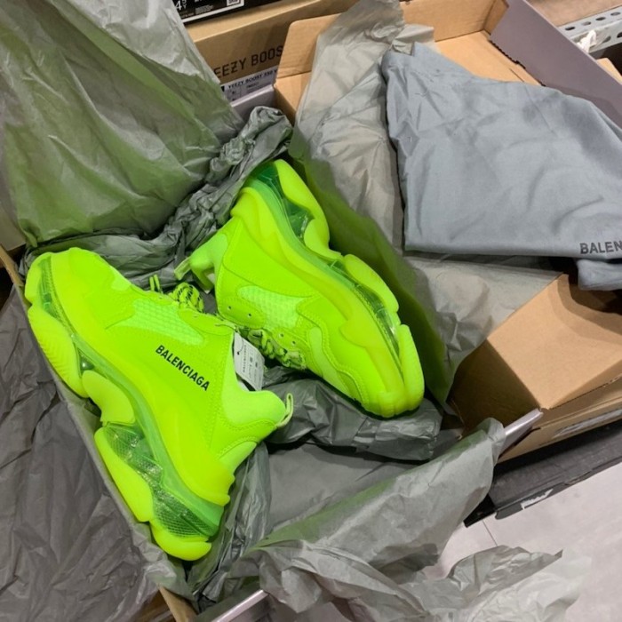 Ba*len*cia*ga triple s sneakers fluorescent green