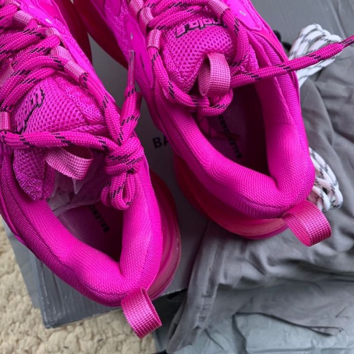 Ba*len*cia*ga triple s sneakers fuchsia