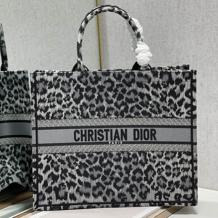 D*or book tote gray leopard mizza embroidery