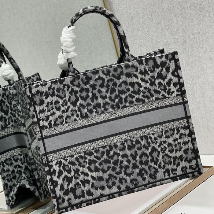 D*or book tote gray leopard mizza embroidery
