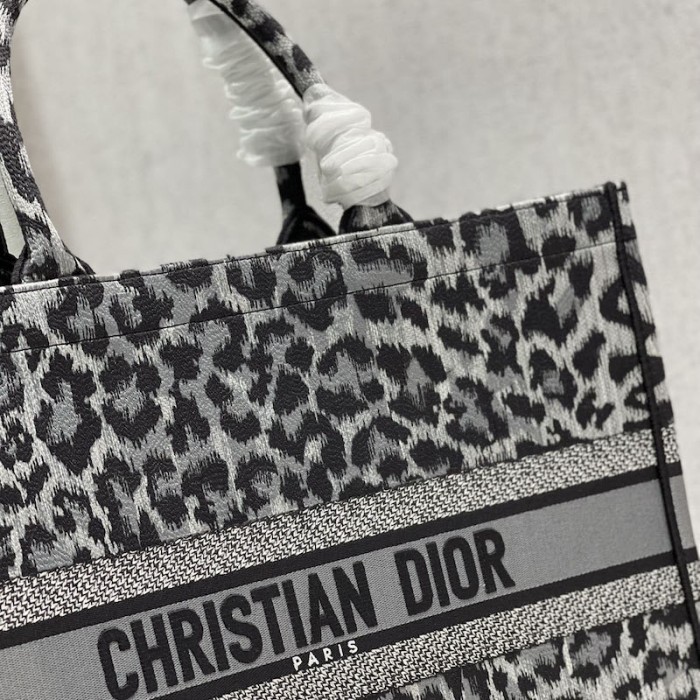 D*or book tote gray leopard mizza embroidery