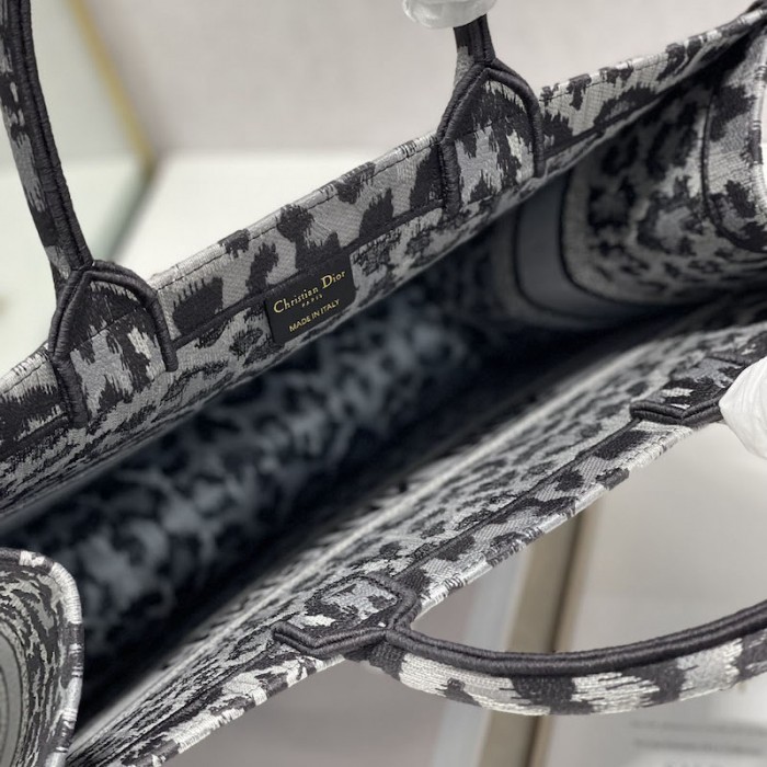 D*or book tote gray leopard mizza embroidery