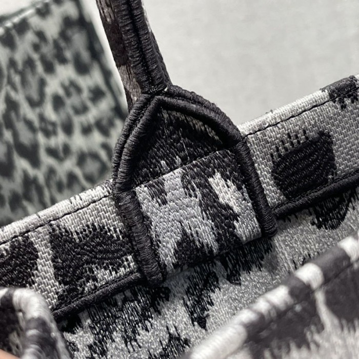 D*or book tote gray leopard mizza embroidery