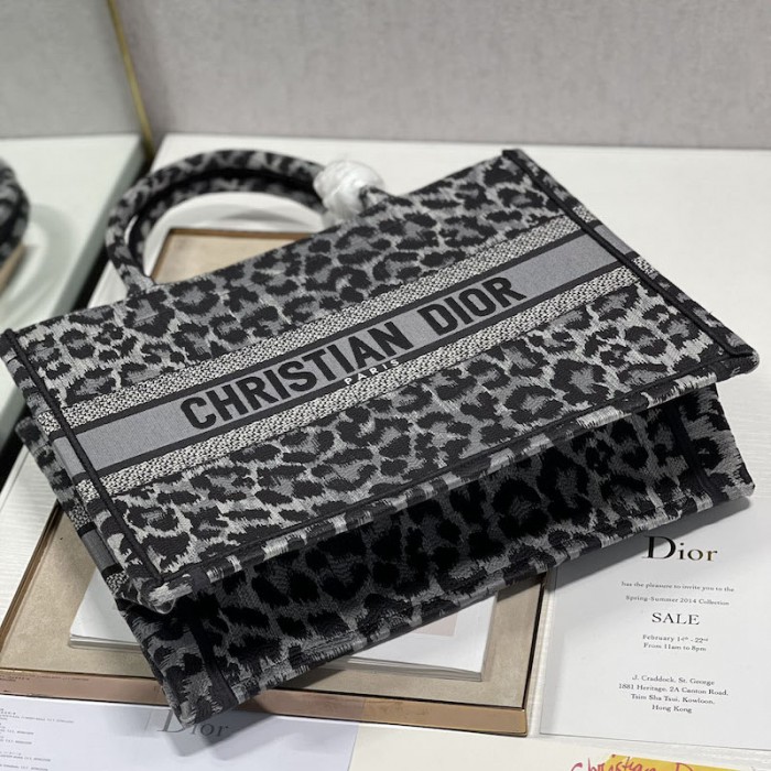 D*or samll book tote gray leopard mizza embroidery