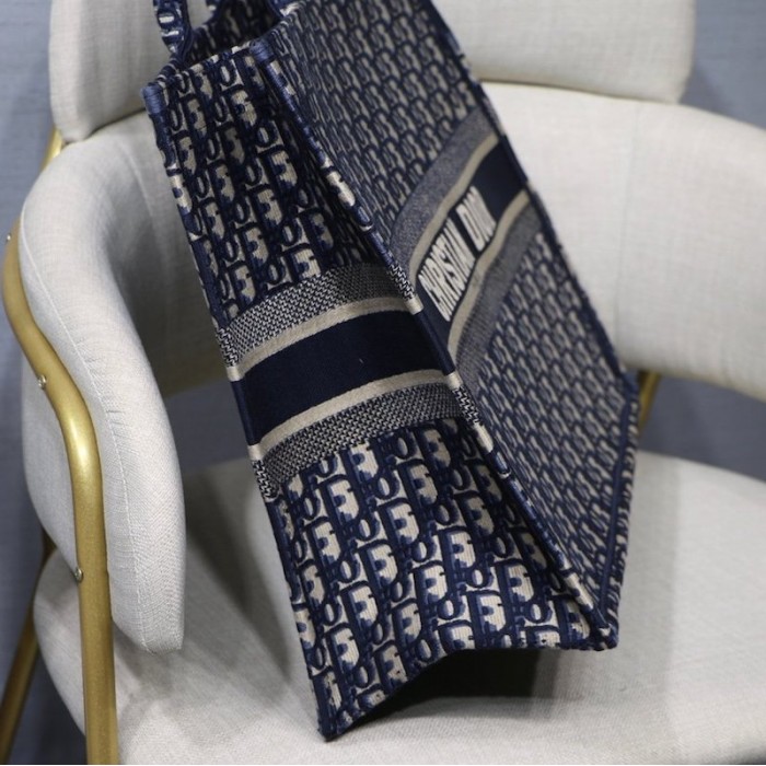 D*or oblique embroidered D*or book tote blue