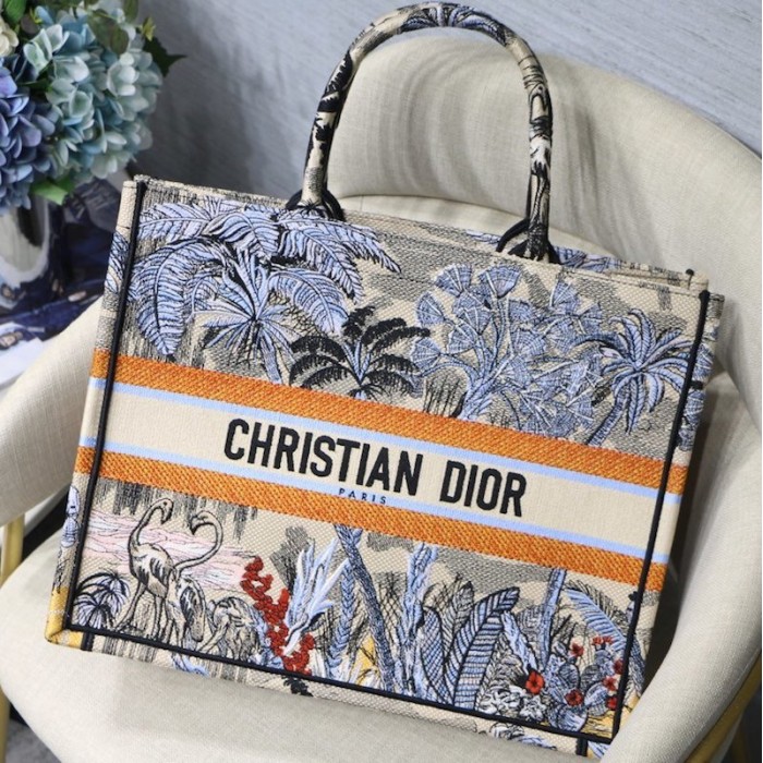D*or book tote bag coconut forest